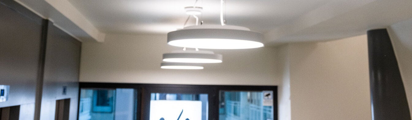 What makes a luminaire energy efficient? Blogpost image for Aura Light International about sustainable lighting solutions and luminaires.